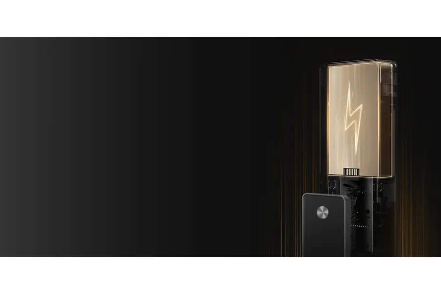 Built-in door viewer and 4-inch IPS colour screen