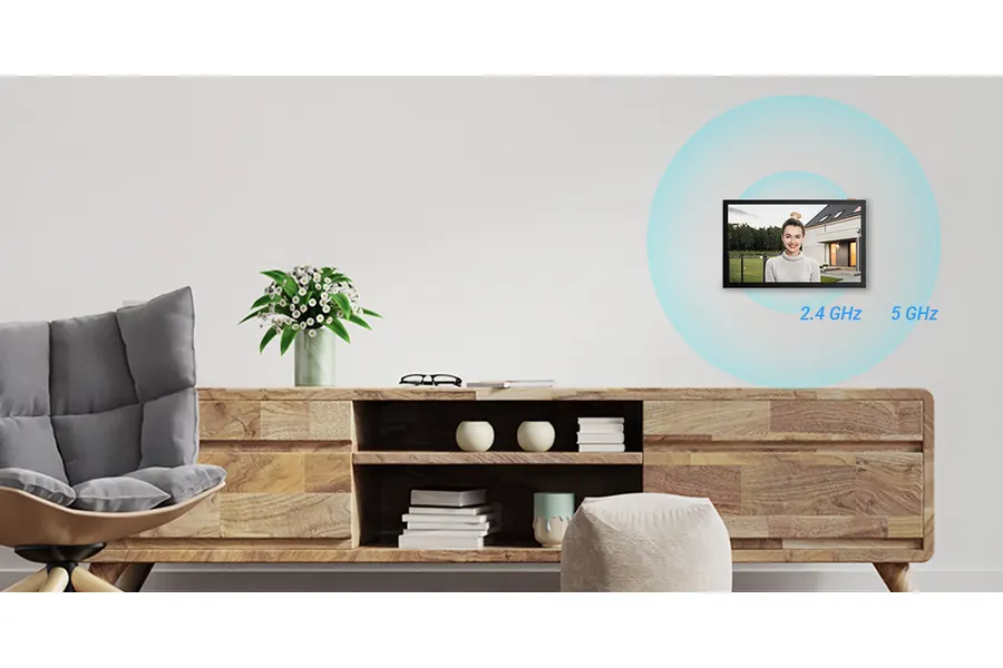 7-inch colour touch monitor